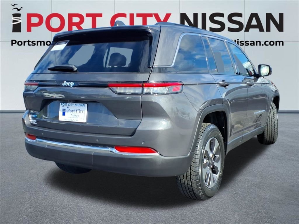 Used 2024 Gray Metallic Jeep 4xe W/PANORAMIC ROOF & HEATED LEATHER SEATS image 32