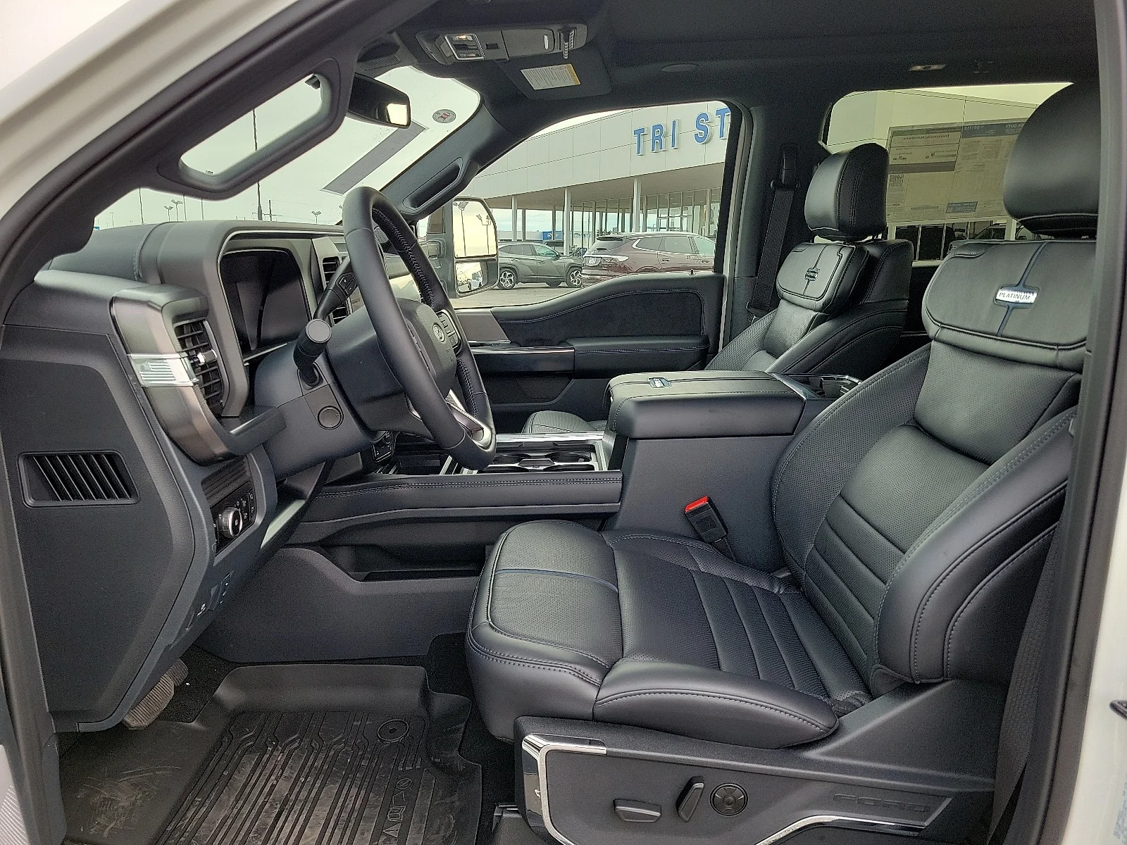 New 2026 Star White Metallic Tri-Coat Ford F-250&reg; Platinum&reg; image 12