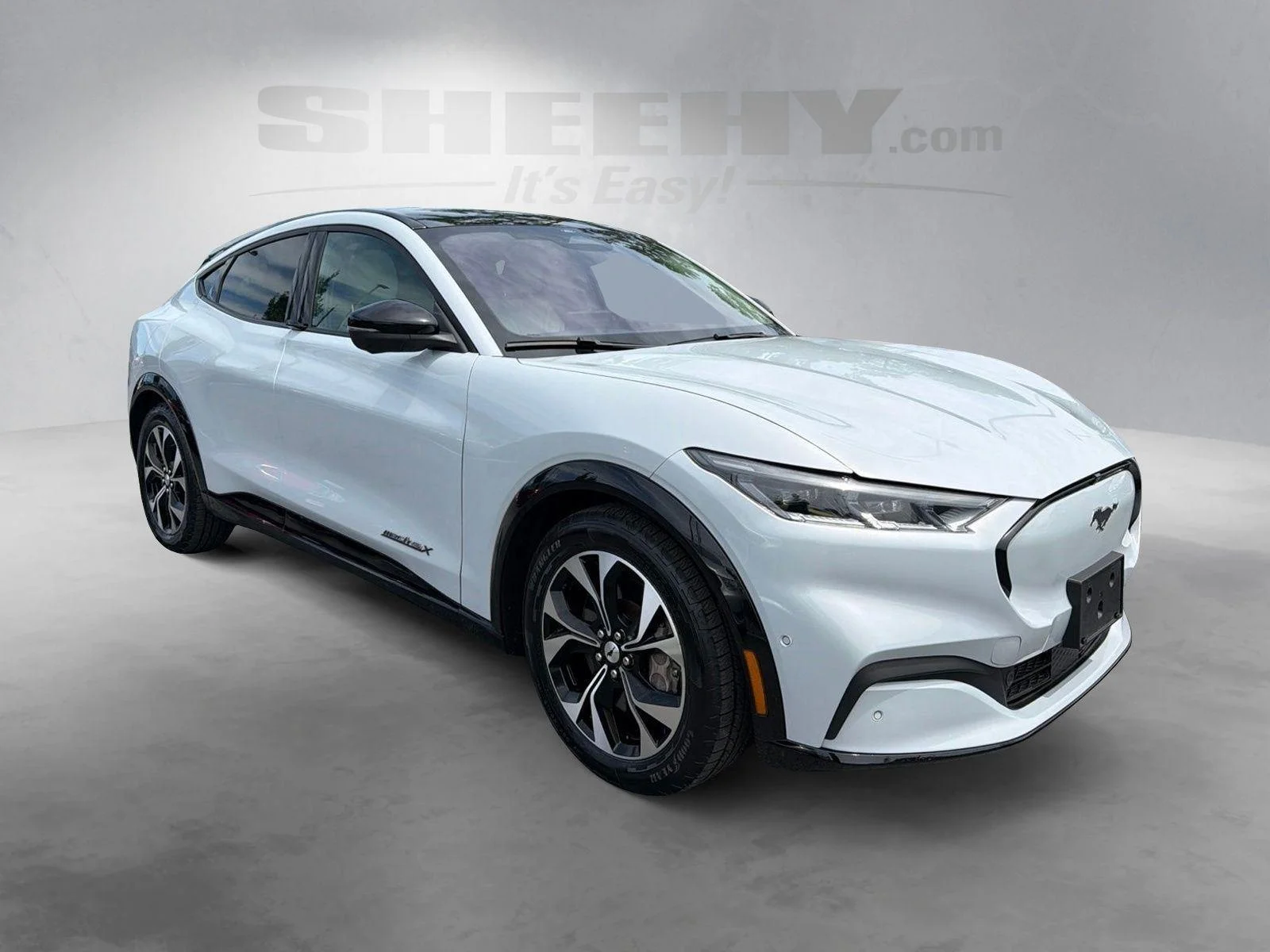 Used 2023 Space White Ford Premium image 2