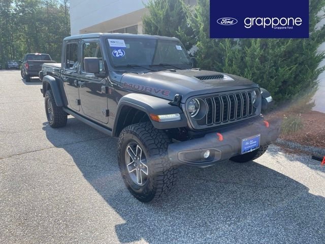 Used 2025 Granite Crystal Clearcoat Metallic Jeep Mojave image 1