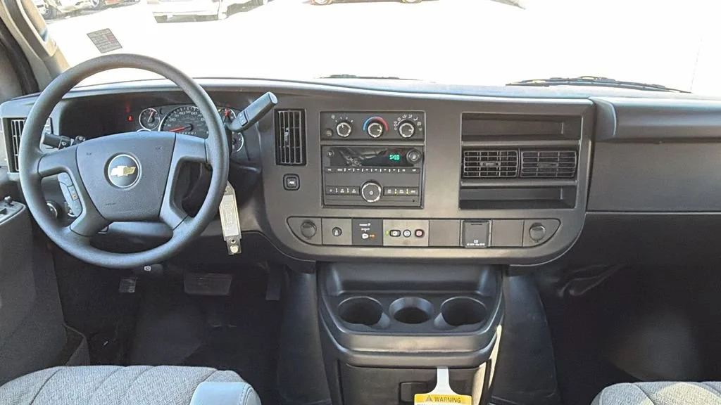 2025 Chevrolet Express Cargo Work Van - Photo 20