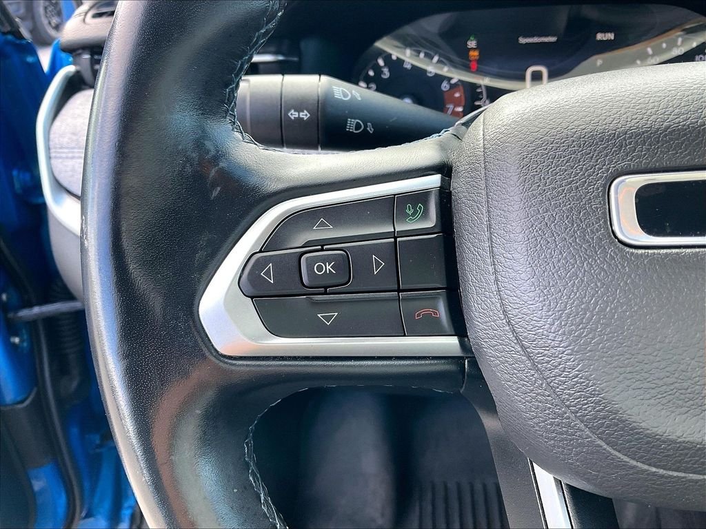 Used 2022 Laser Blue Pearlcoat Jeep Latitude image 21