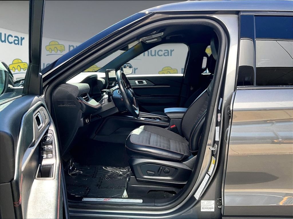 Used 2025 Gray Ford ST-Line image 11