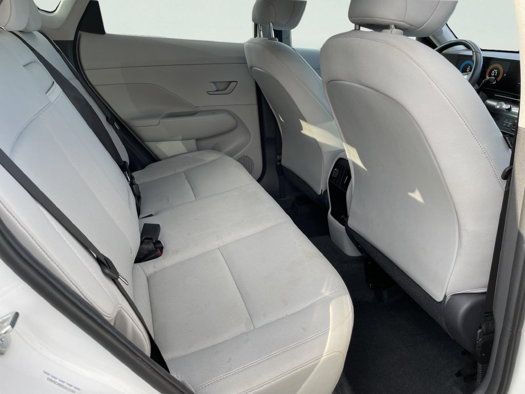 Used 2025 White Hyundai SEL image 12