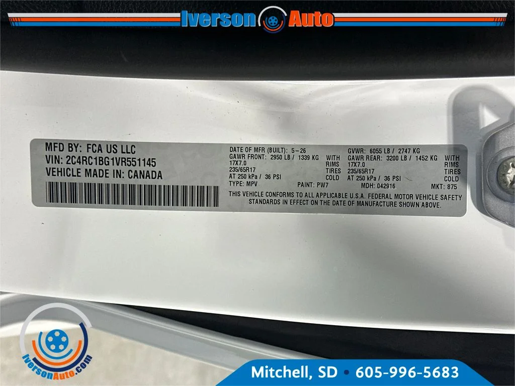 New 2027 Bright White Clear-Coat Exterior Paint Chrysler Select image 12