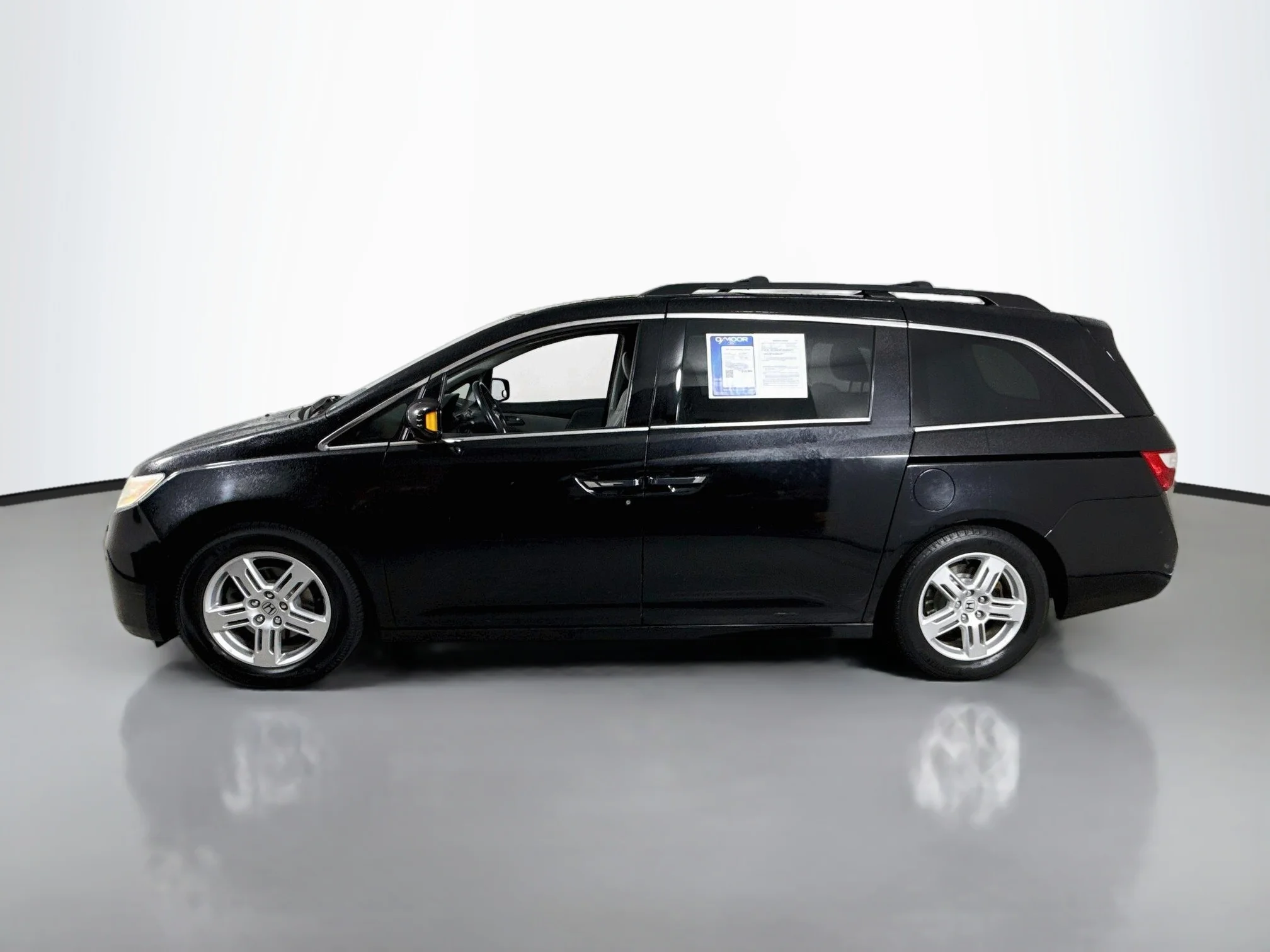 Used 2013 Crystal Black Pearl Honda Touring image 4