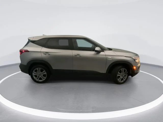 Used 2023 Gray Kia LX image 5