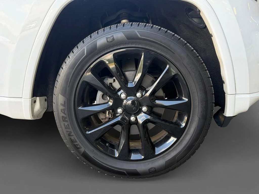 Used 2020 White Jeep Altitude image 16
