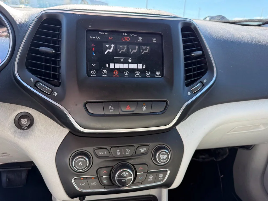 Used 2021 Red Jeep Latitude Plus image 11