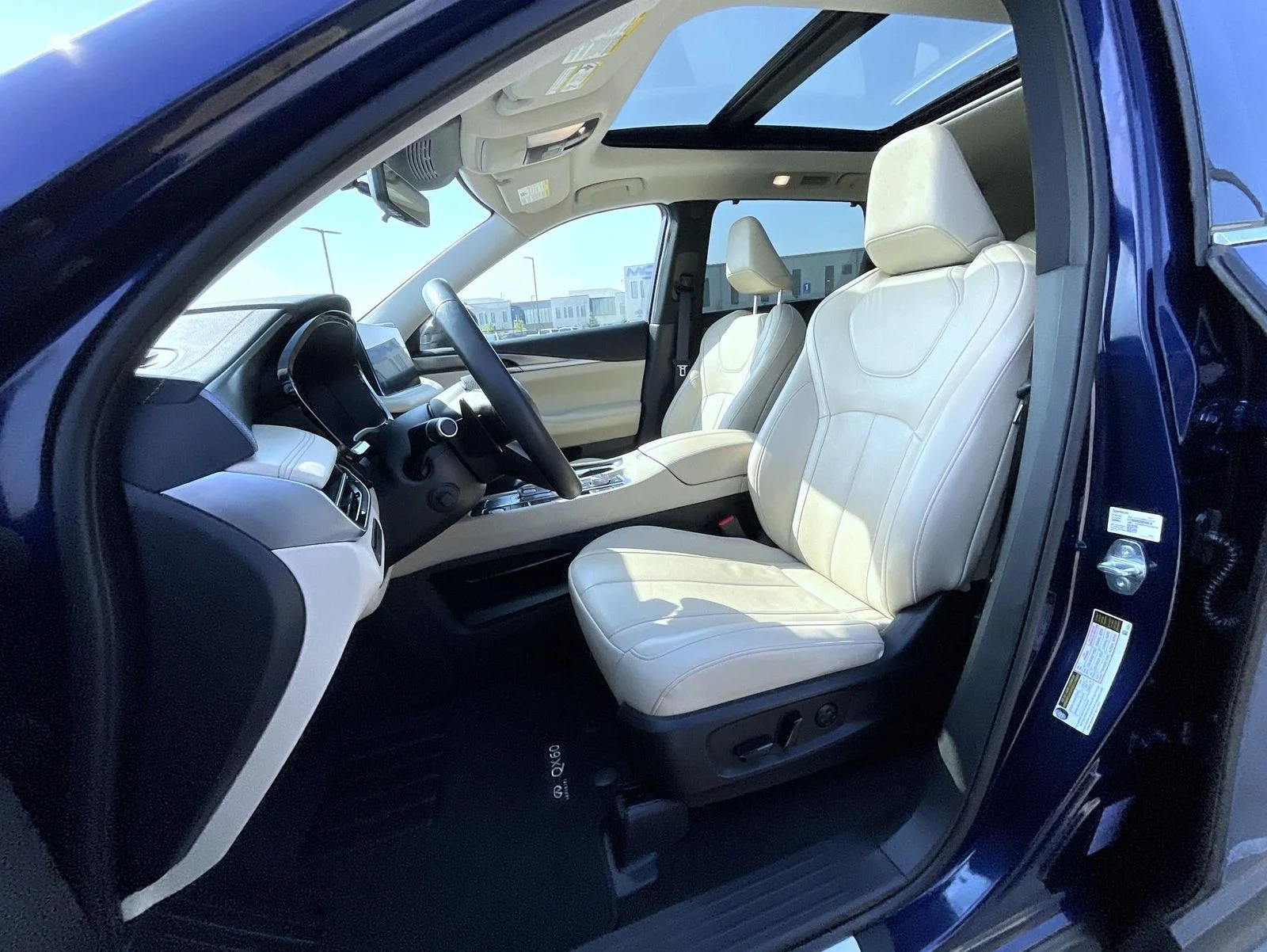 Used 2023 Blue INFINITI LUXE image 11