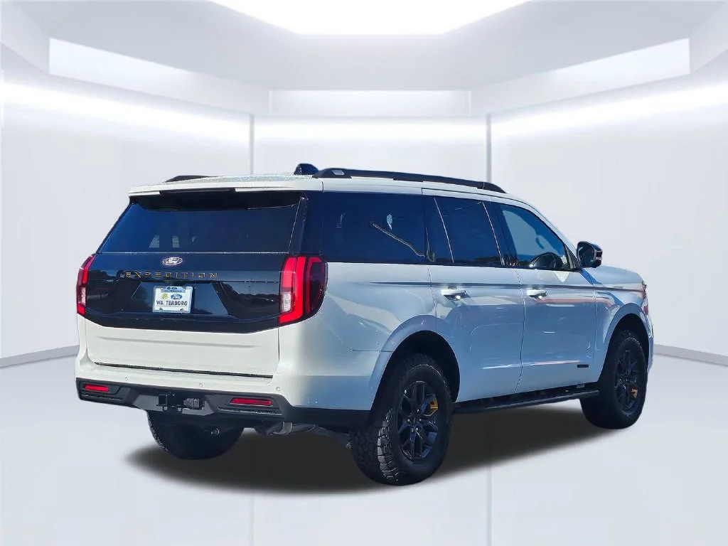 New 2027 Star White Metallic Tri-Coat Ford Tremor® image 26