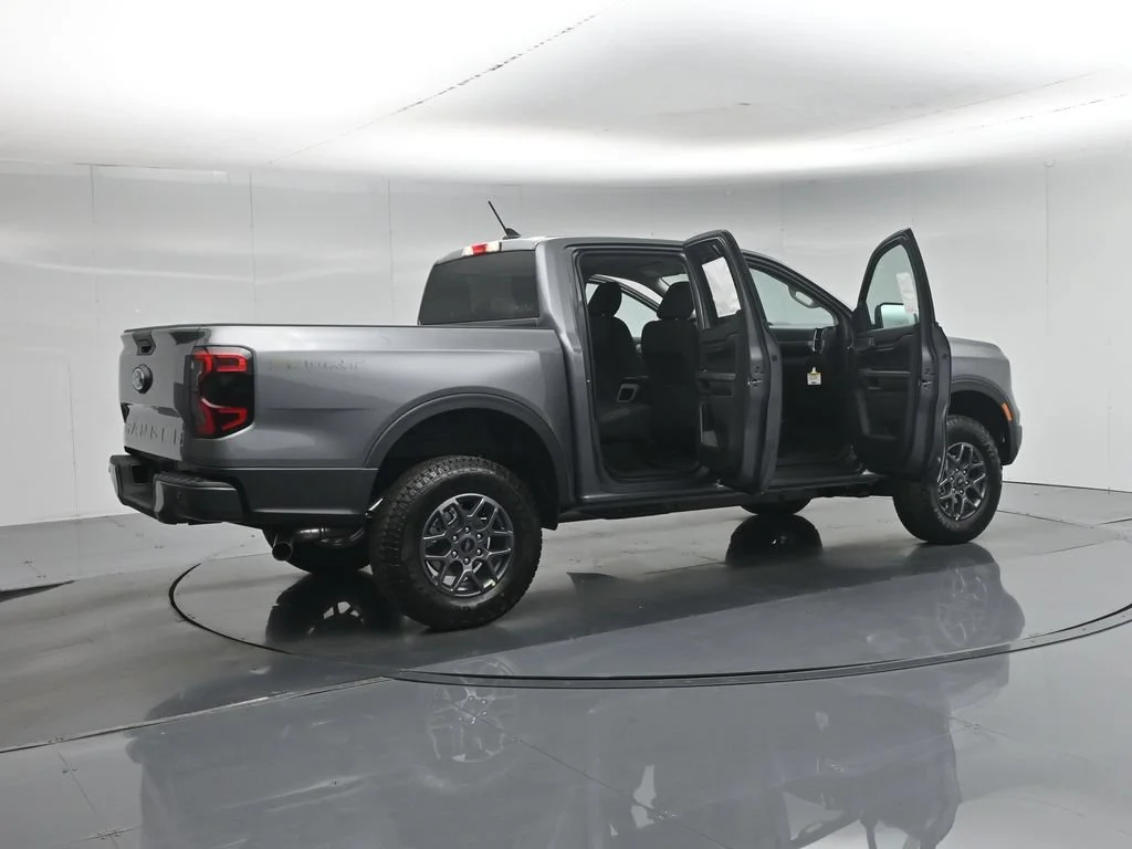 New 2026 Carbonized Gray Metallic Ford XLT image 5