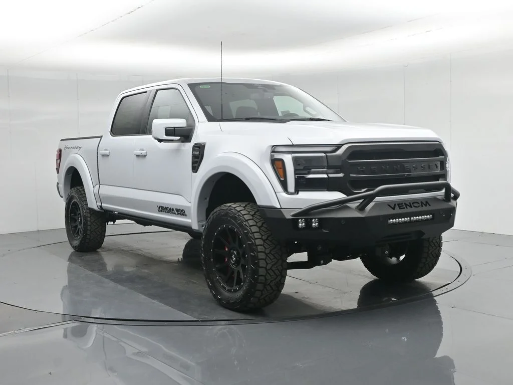 New 2025 Space White Metallic Ford Lariat image 59
