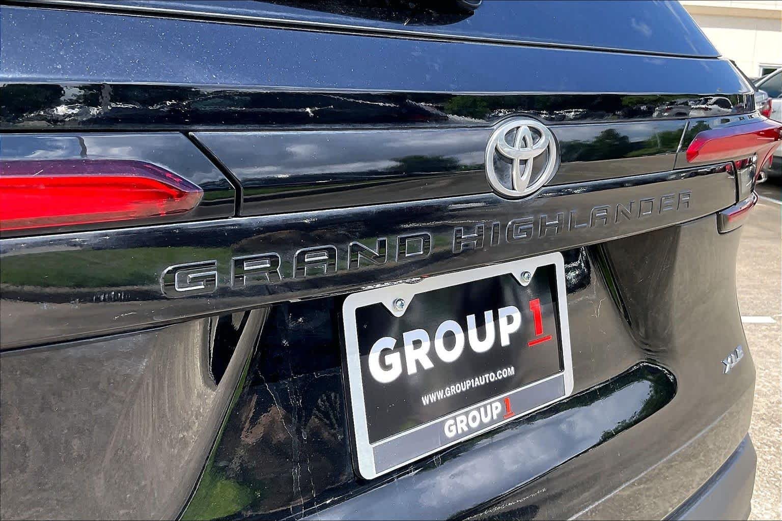 Used 2024 Midnight Black Metallic Toyota XLE image 29