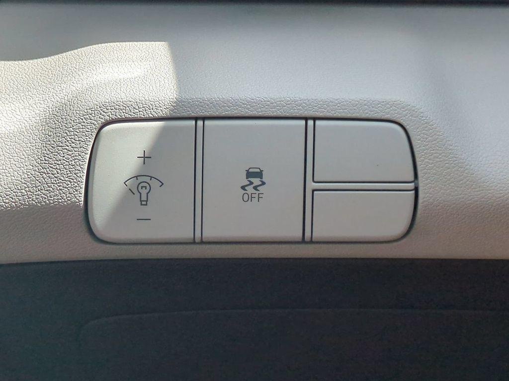 New 2026 White Hyundai Limited image 28