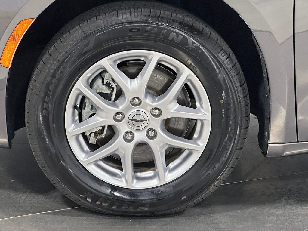 Used 2023 Gray Chrysler Touring L image 16