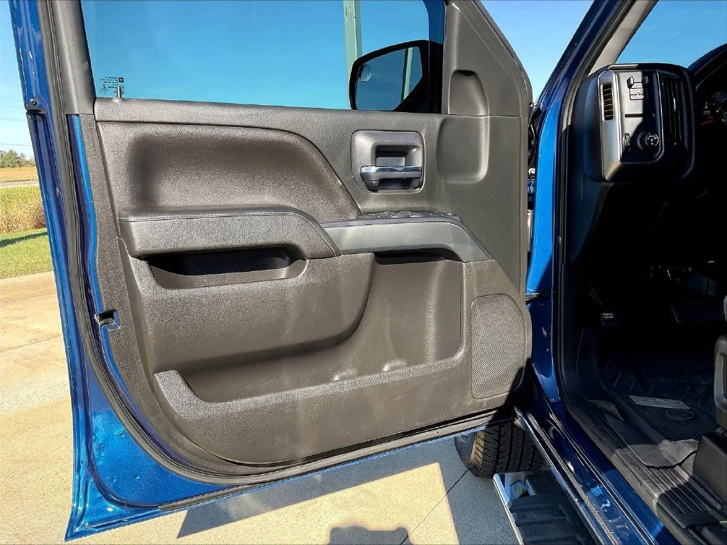 Used 2018 Blue Chevrolet LT image 20