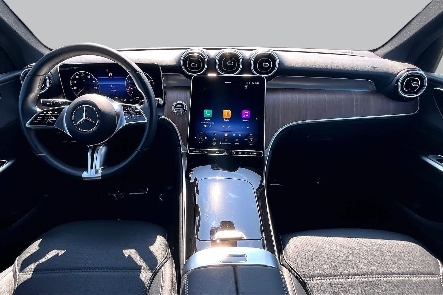 Used 2025 Obsidian Black Metallic Mercedes-Benz GLC 300 image 16