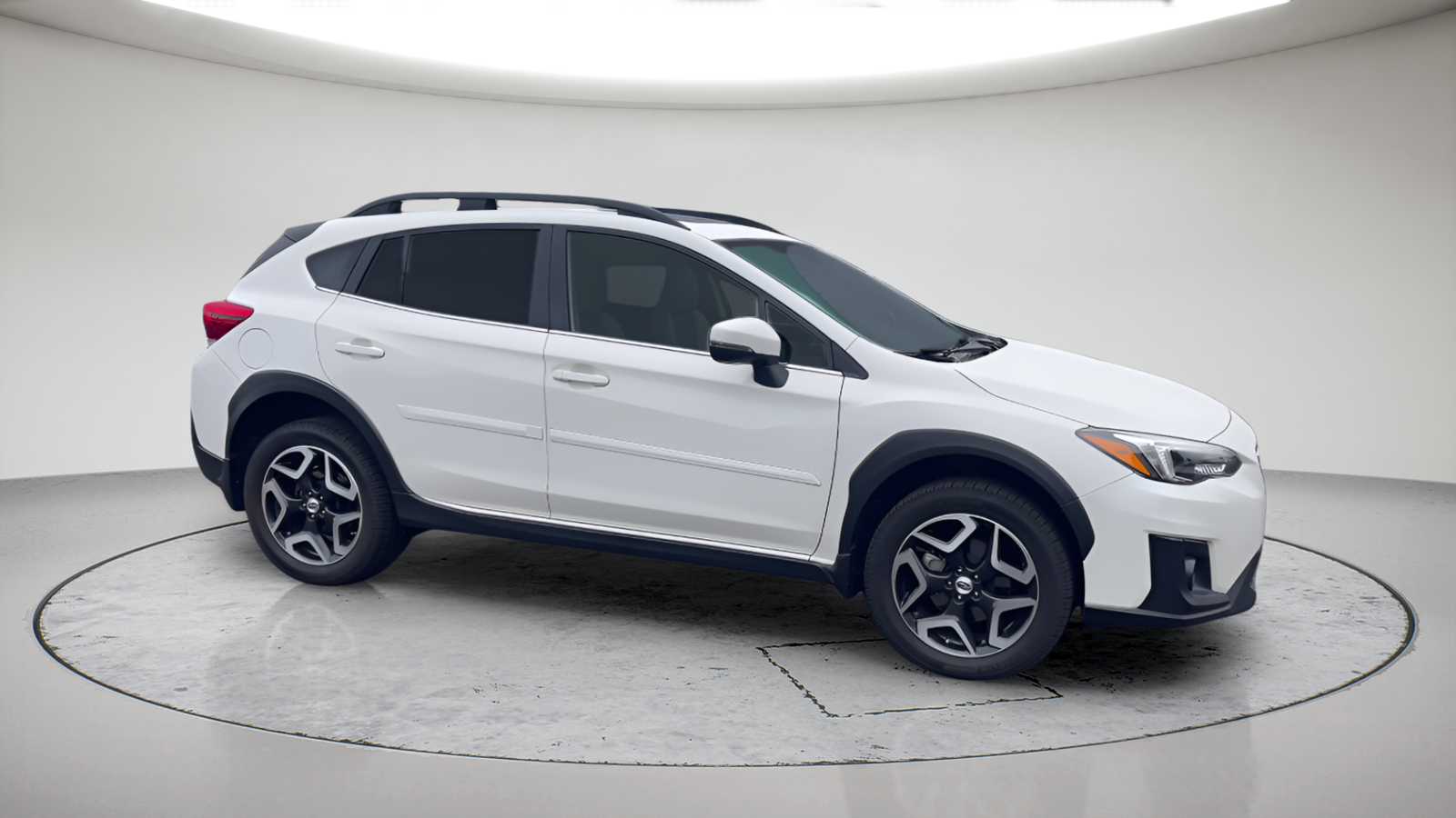 Used 2018 Crystal White Pearl Subaru 2.0i Limited image 4