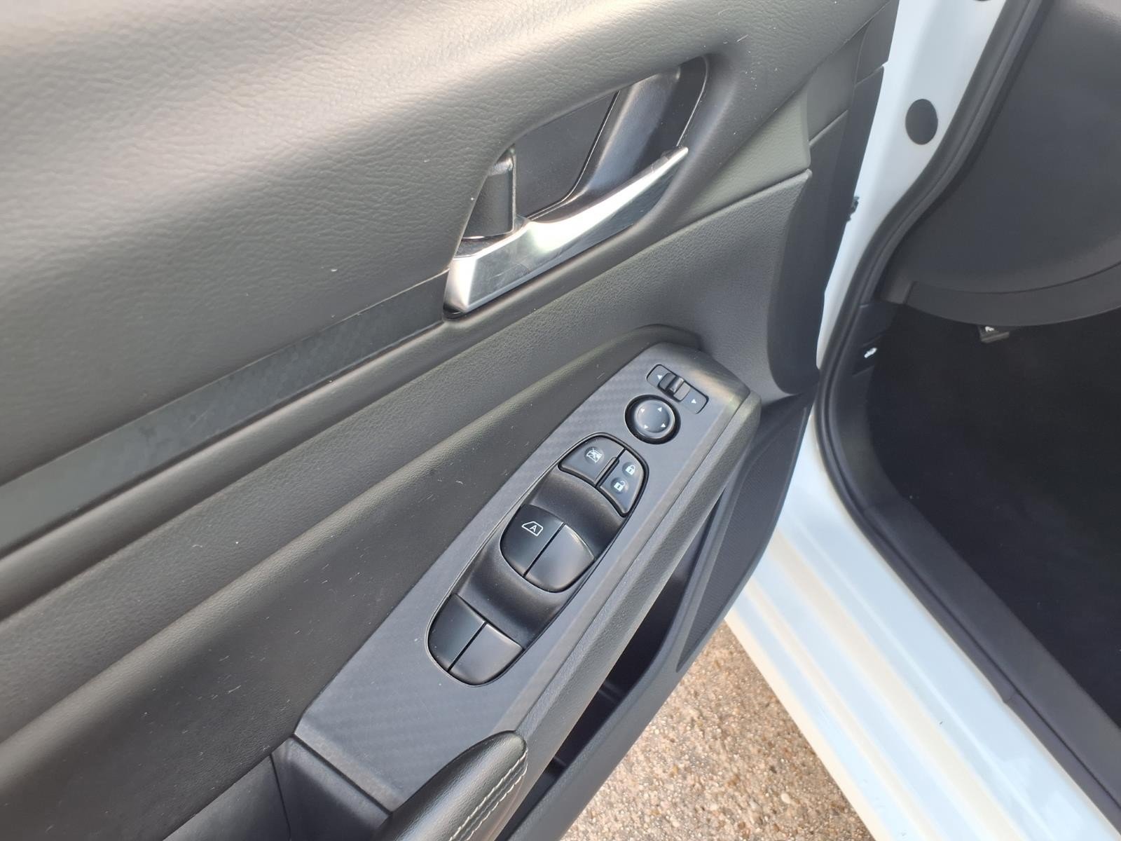 2024 Nissan Altima 2.5 SV White at Robbins Nissan