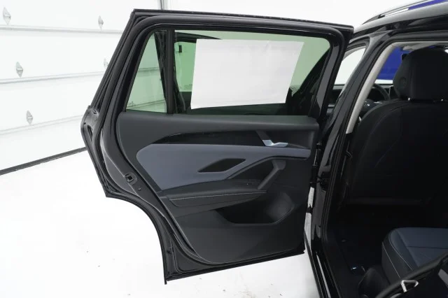 New 2026 Deep Black Pearl Volkswagen SE image 17