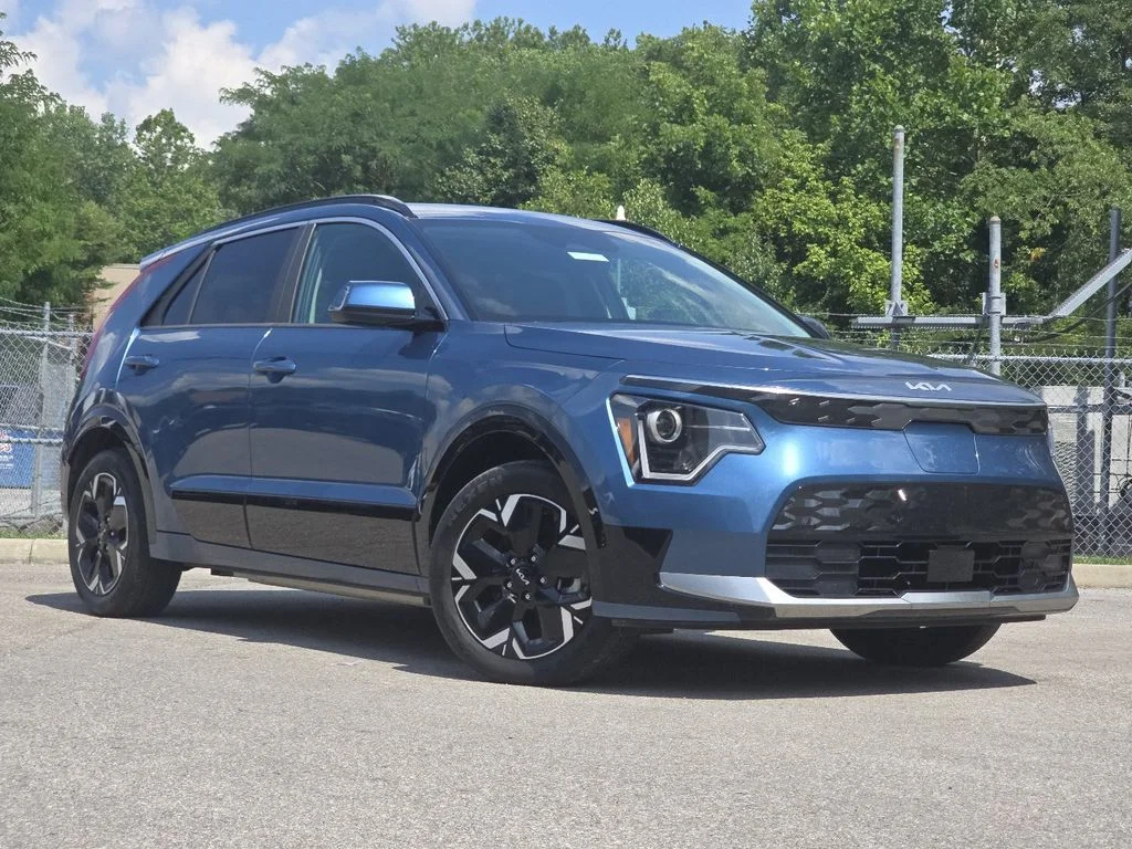Used 2024 Kia Niro Wind with VIN KNDCR3L18R5092631 for sale in Columbus, OH