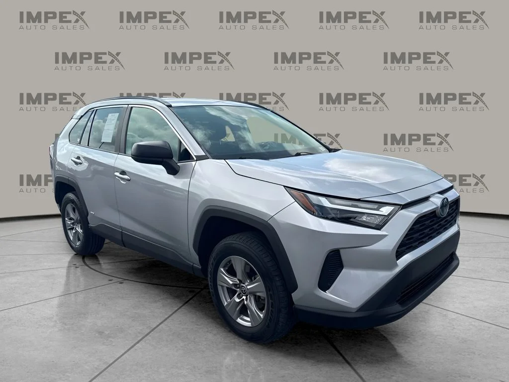 Used 2023 Silver Toyota LE image 7