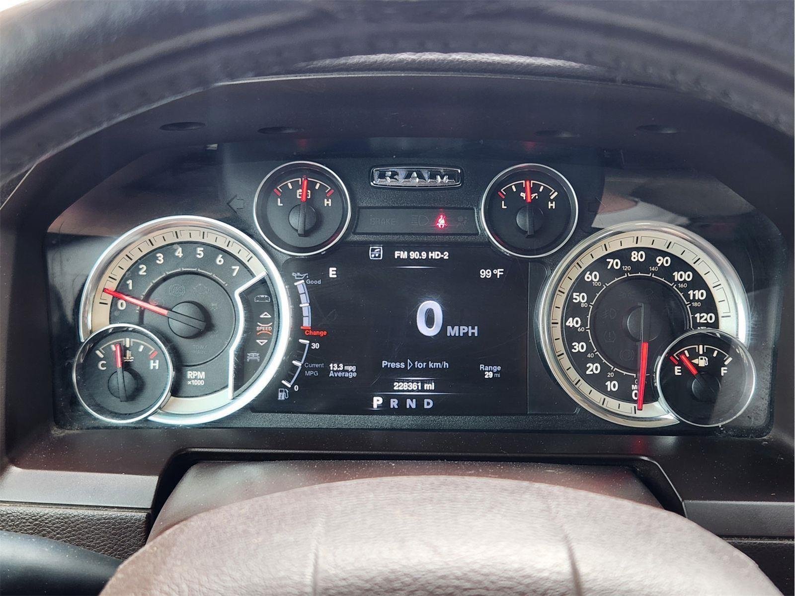 Used 2016 Brilliant Black Crystal Pearlcoat Ram Laramie image 15
