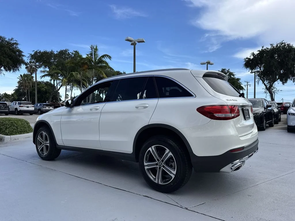 Used 2018 Polar White Mercedes-Benz GLC 300 image 26