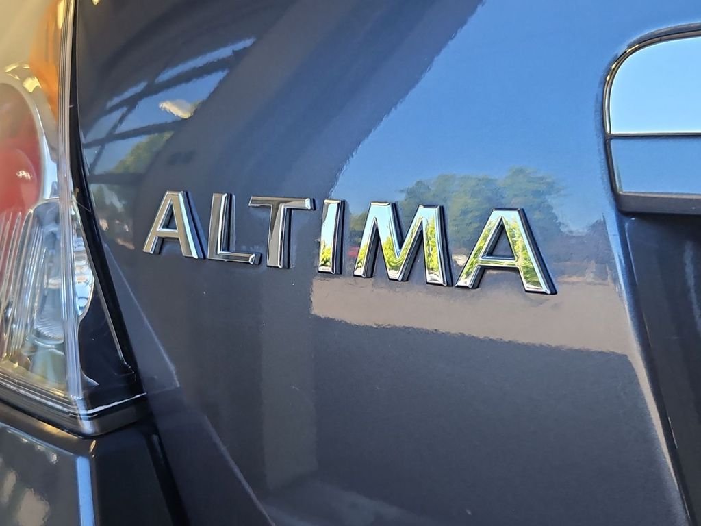 Used 2009 Dark Slate Metallic Nissan Hybrid image 25