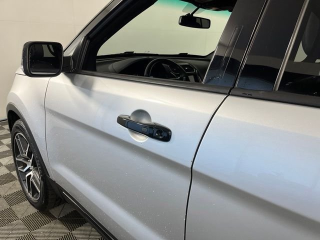 Used 2019 Silver Ford Sport image 9