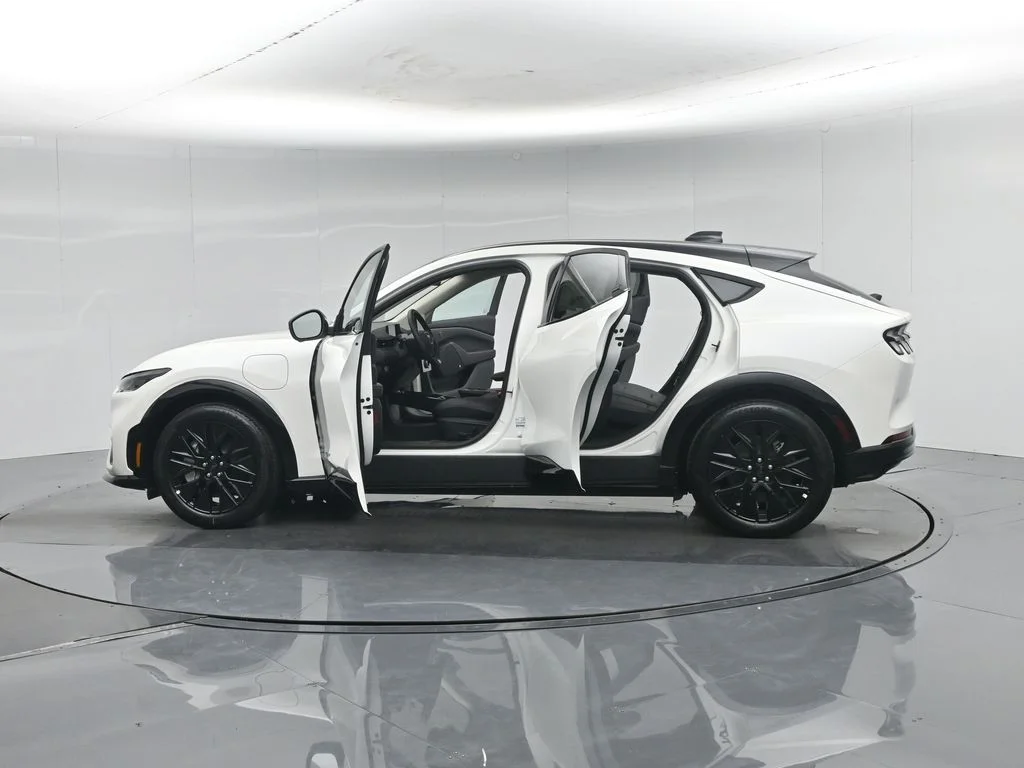 New 2026 Star White Metallic Tri-coat Ford Premium image 34