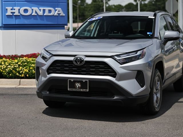 Used 2025 Silver Sky Metallic Toyota XLE image 2