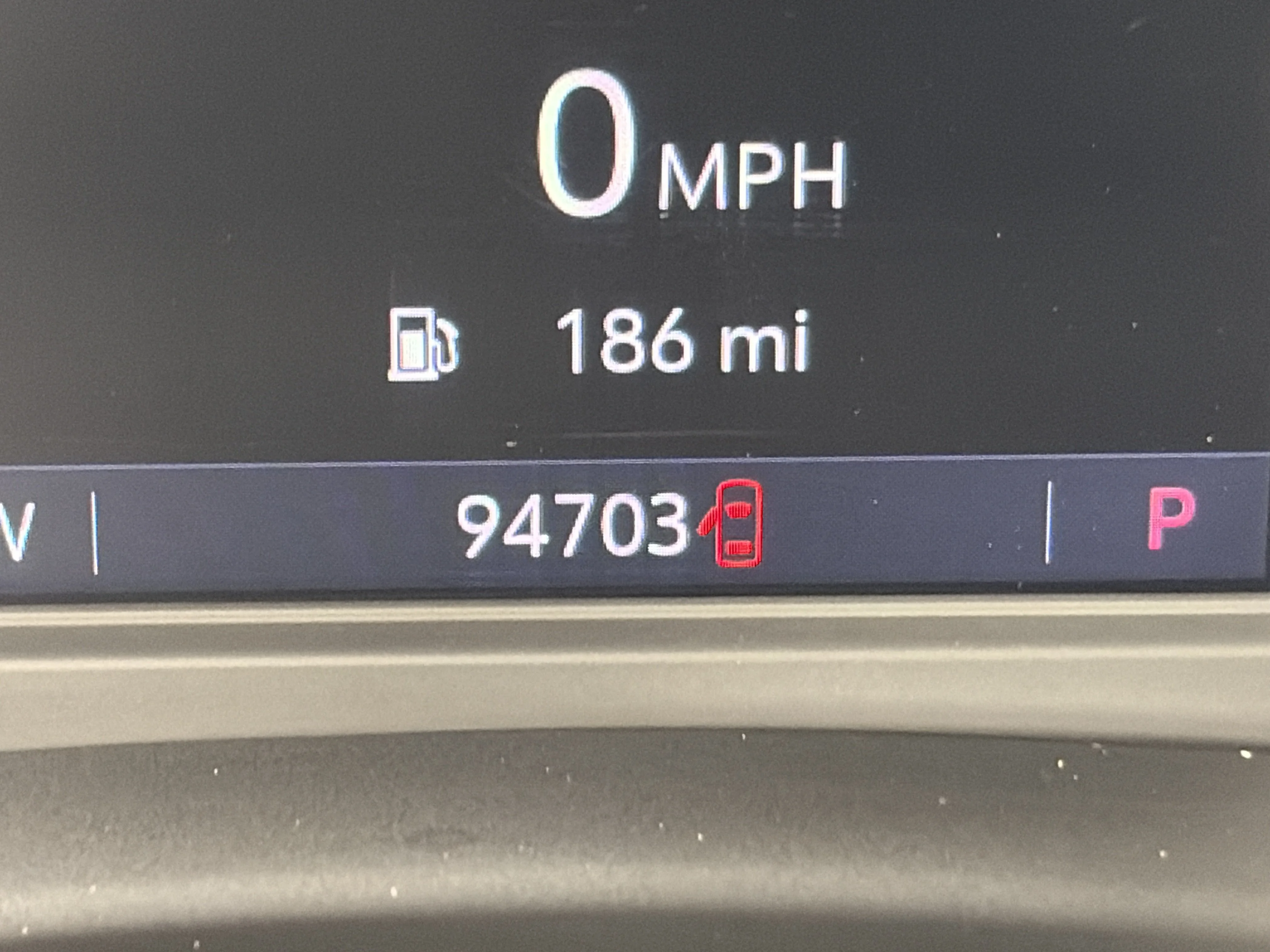 Used 2021 Includes Spectra Gray lower exterior accent color.) Buick Essence image 5