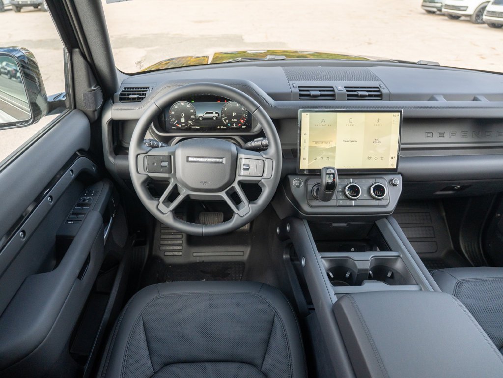 New 2026 Santorini Black Land Rover X-Dynamic SE image 12