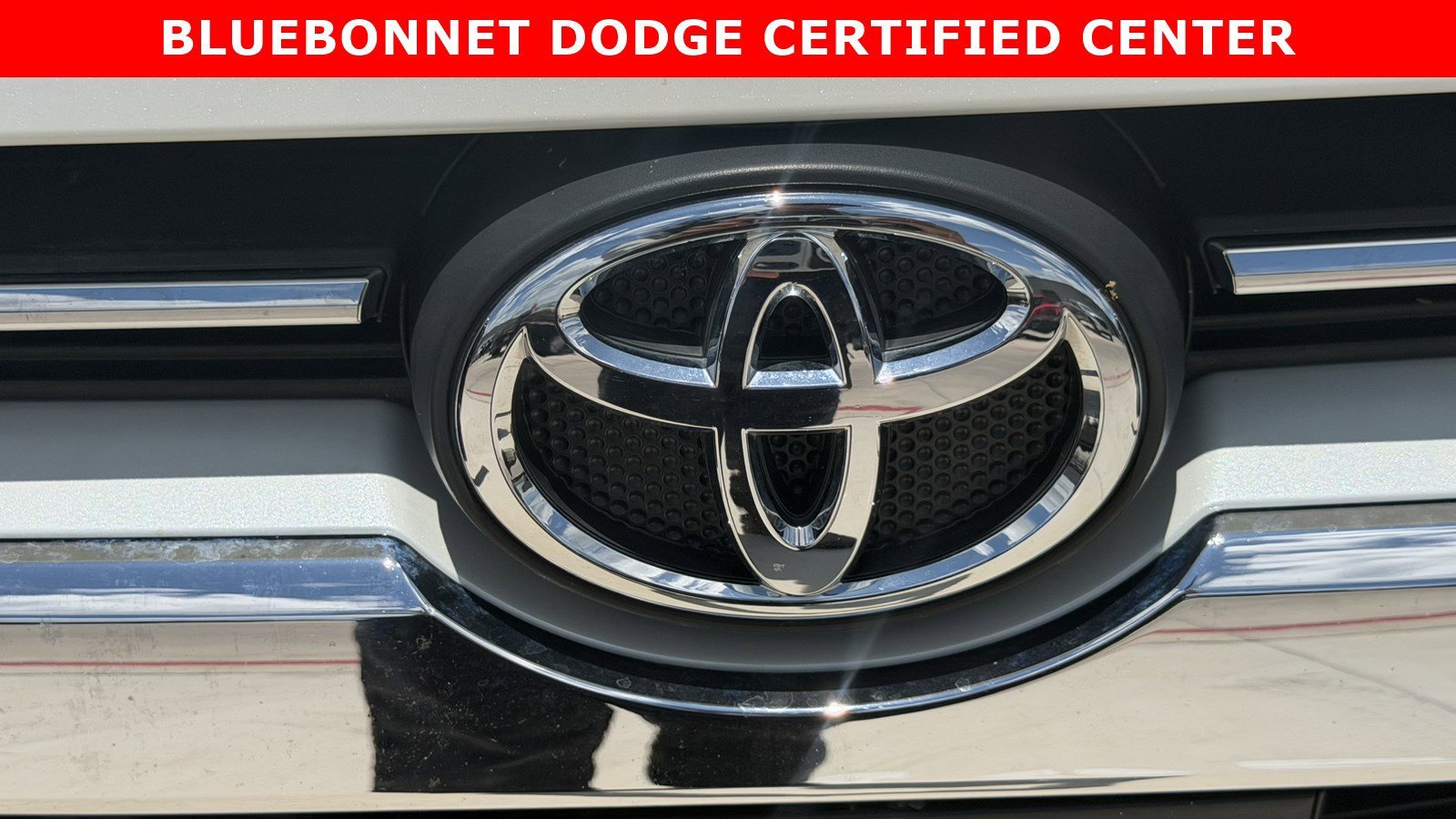 Used 2022 White Toyota Limited image 5