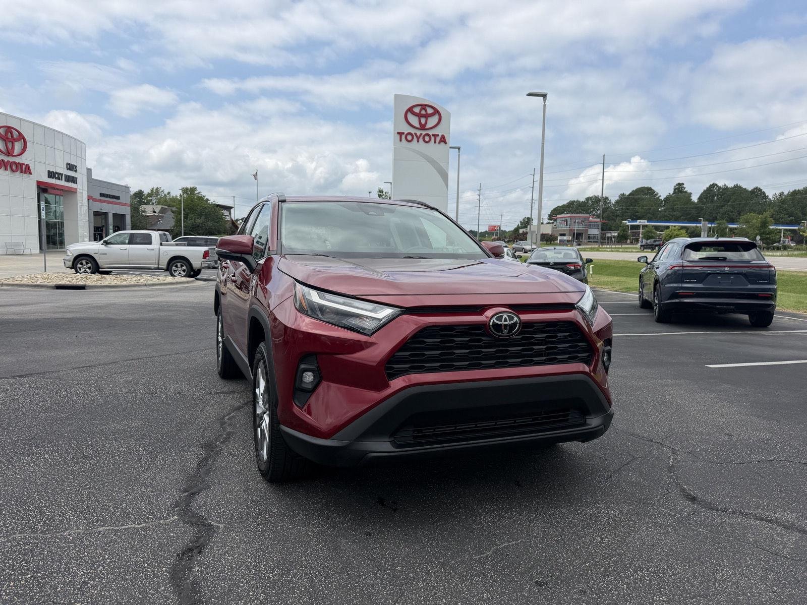 Used 2023 Ruby Flare Pearl Toyota XLE Premium image 3