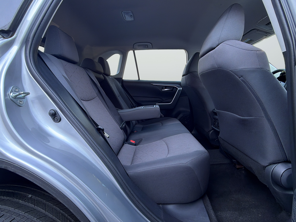 Used 2020 Silver Toyota XLE image 26