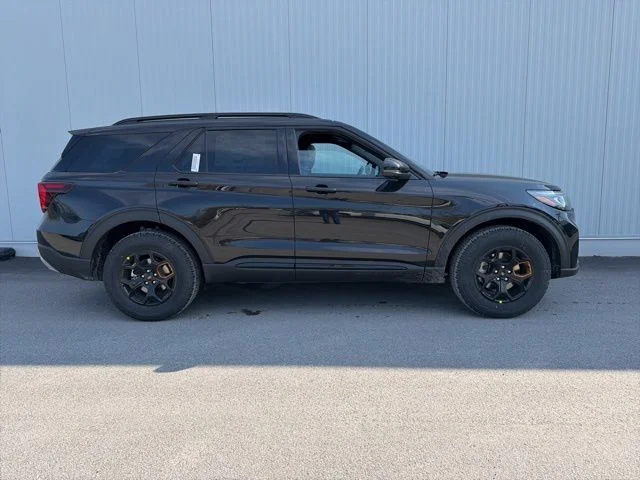 New 2026 Agate Black Metallic Ford Tremor® image 16