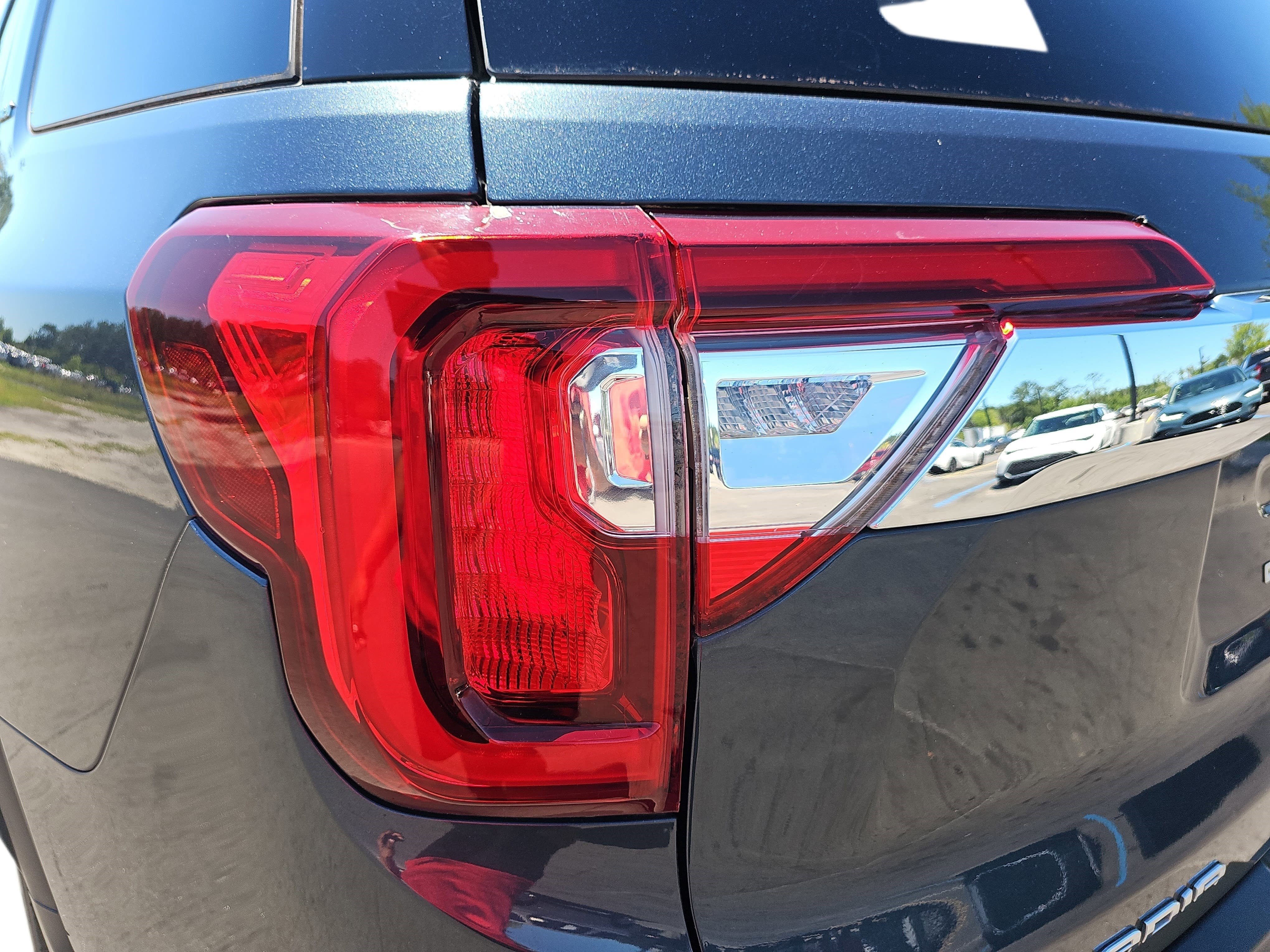 Used 2020 Dark Sky Metallic GMC SLT image 30
