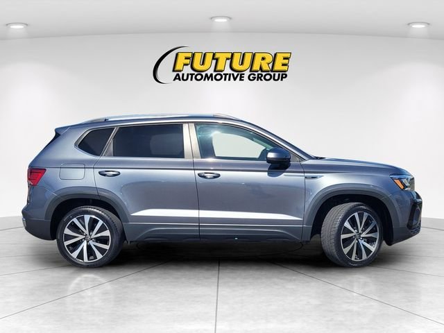 Used 2024 Silver Volkswagen 1.5T SE image 3