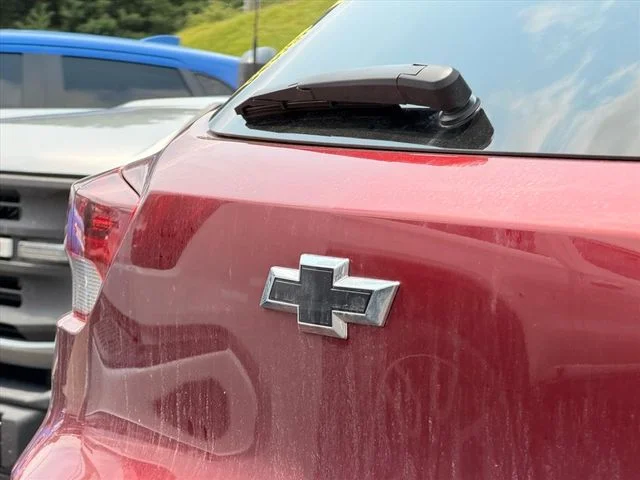 Used 2023 Red Chevrolet RS image 9