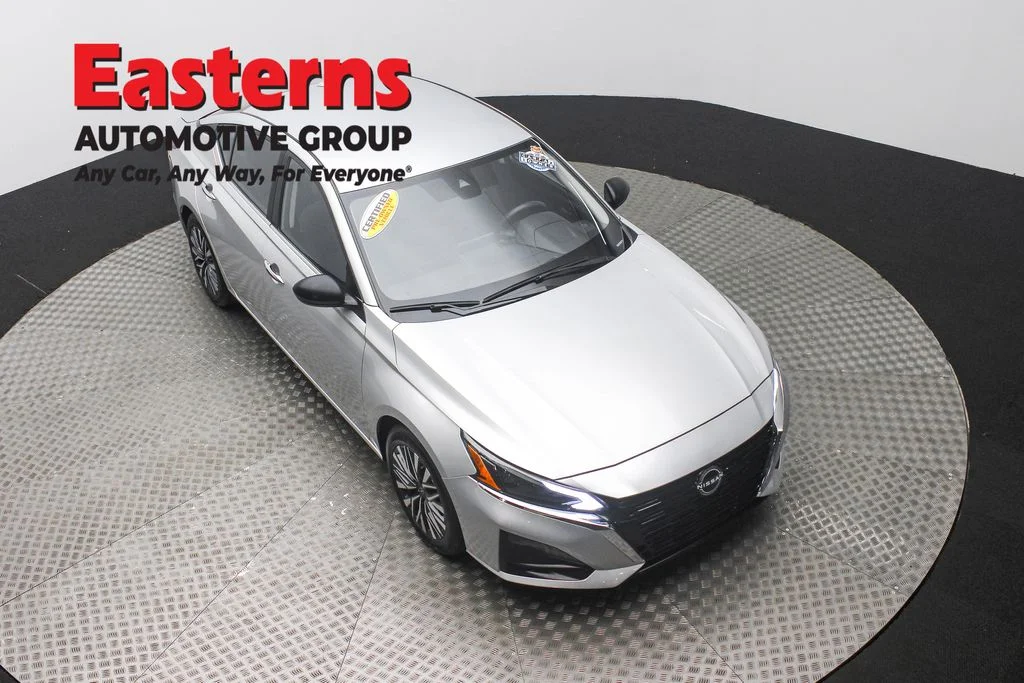 Used 2024 Silver Nissan 2.5 SV image 3