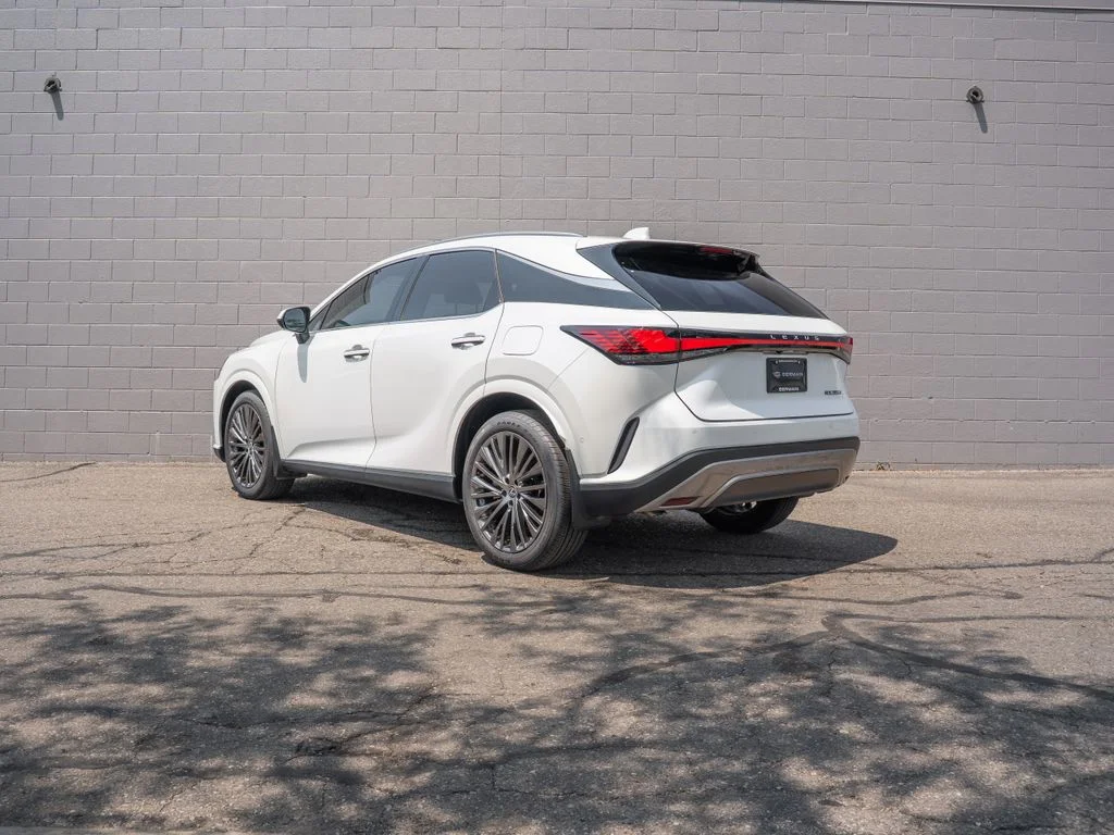 Used 2023 White Lexus 350 Luxury image 3