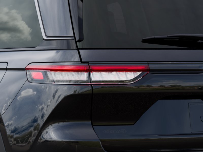 New 2026 Diamond Black Crystal Pearl-Coat Exterior Paint Jeep  image 40