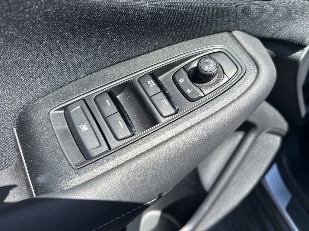Used 2024 Silver Subaru  image 10
