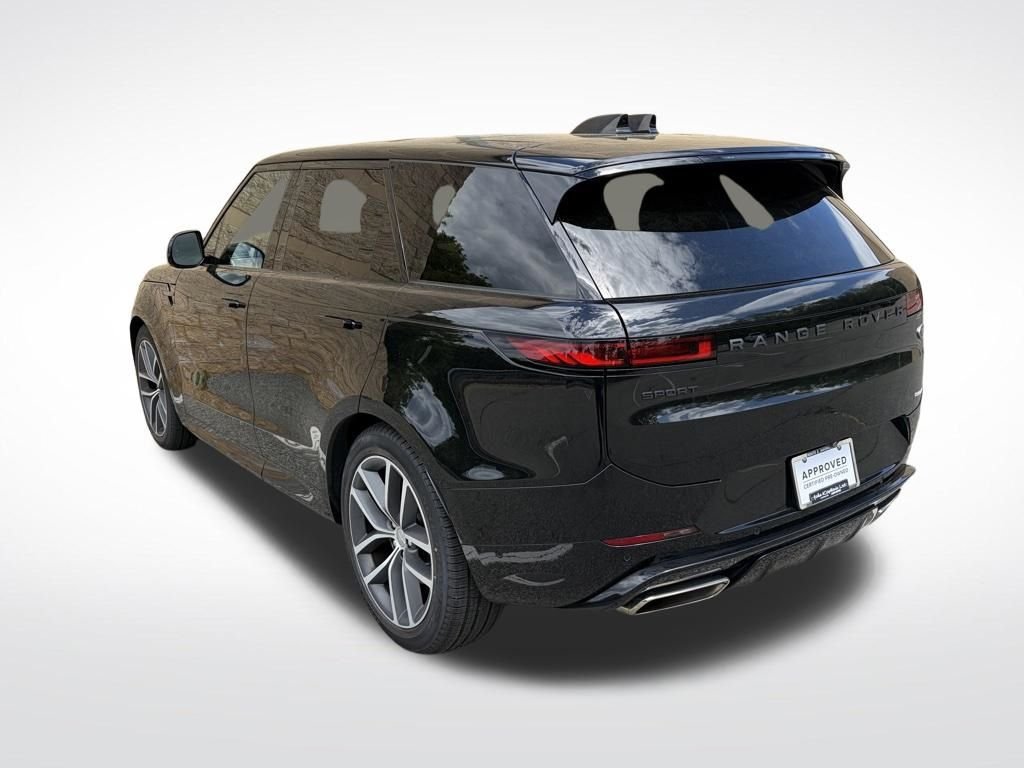 Used 2023 Black Land Rover SE Dynamic image 6