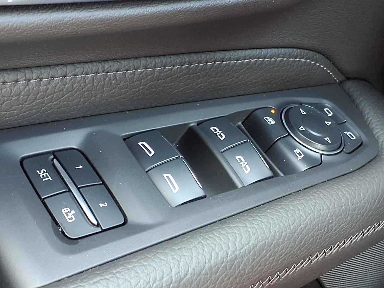 Used 2024 Onyx Black GMC Denali image 27