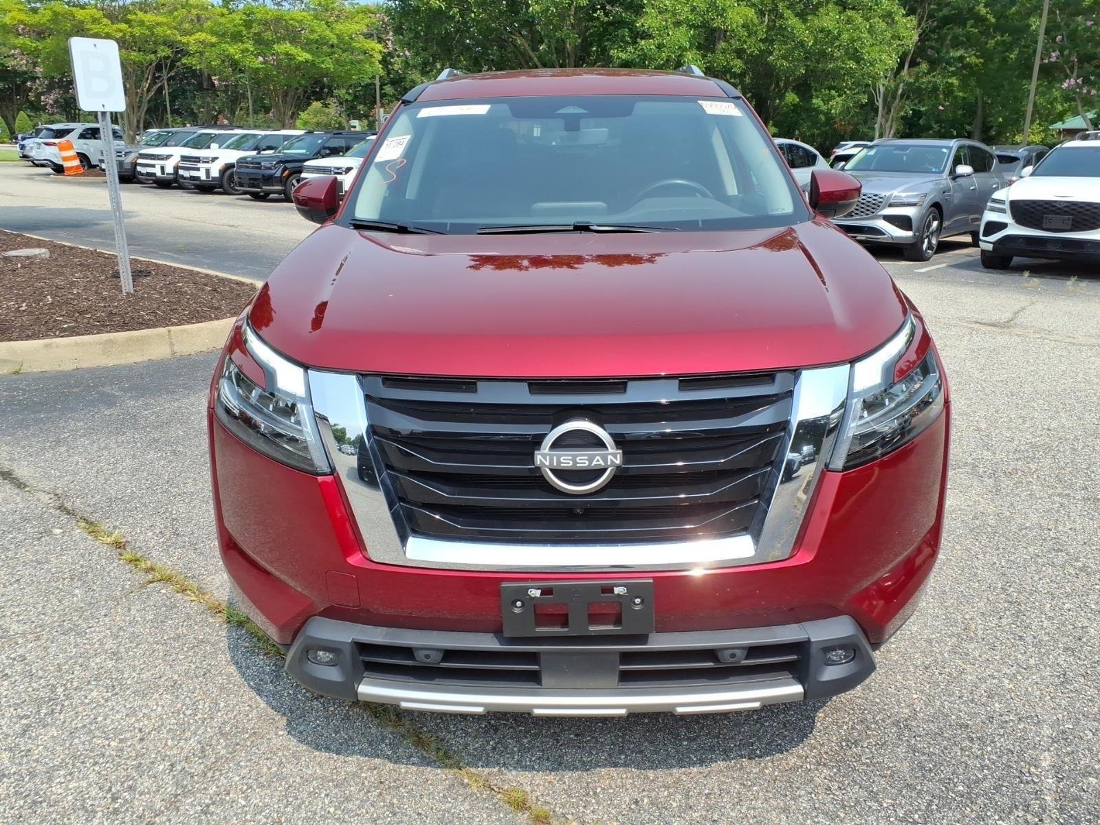 2024 Nissan Pathfinder SL - Photo 2