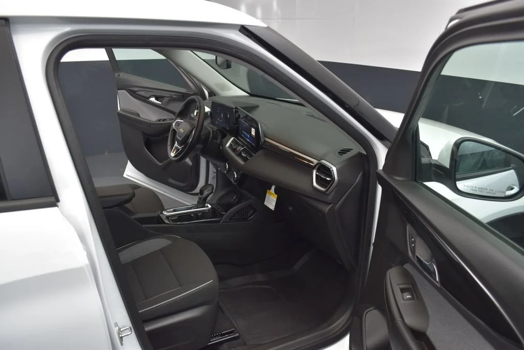 New 2026 Summit White Chevrolet LT image 22